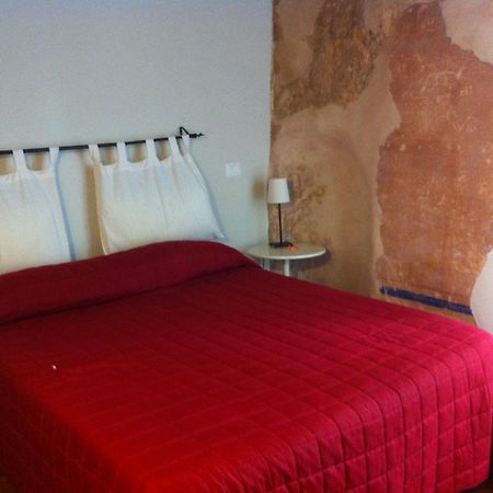 B&B Vicolo Vecchio แตร์ราชินา ภายนอก รูปภาพ